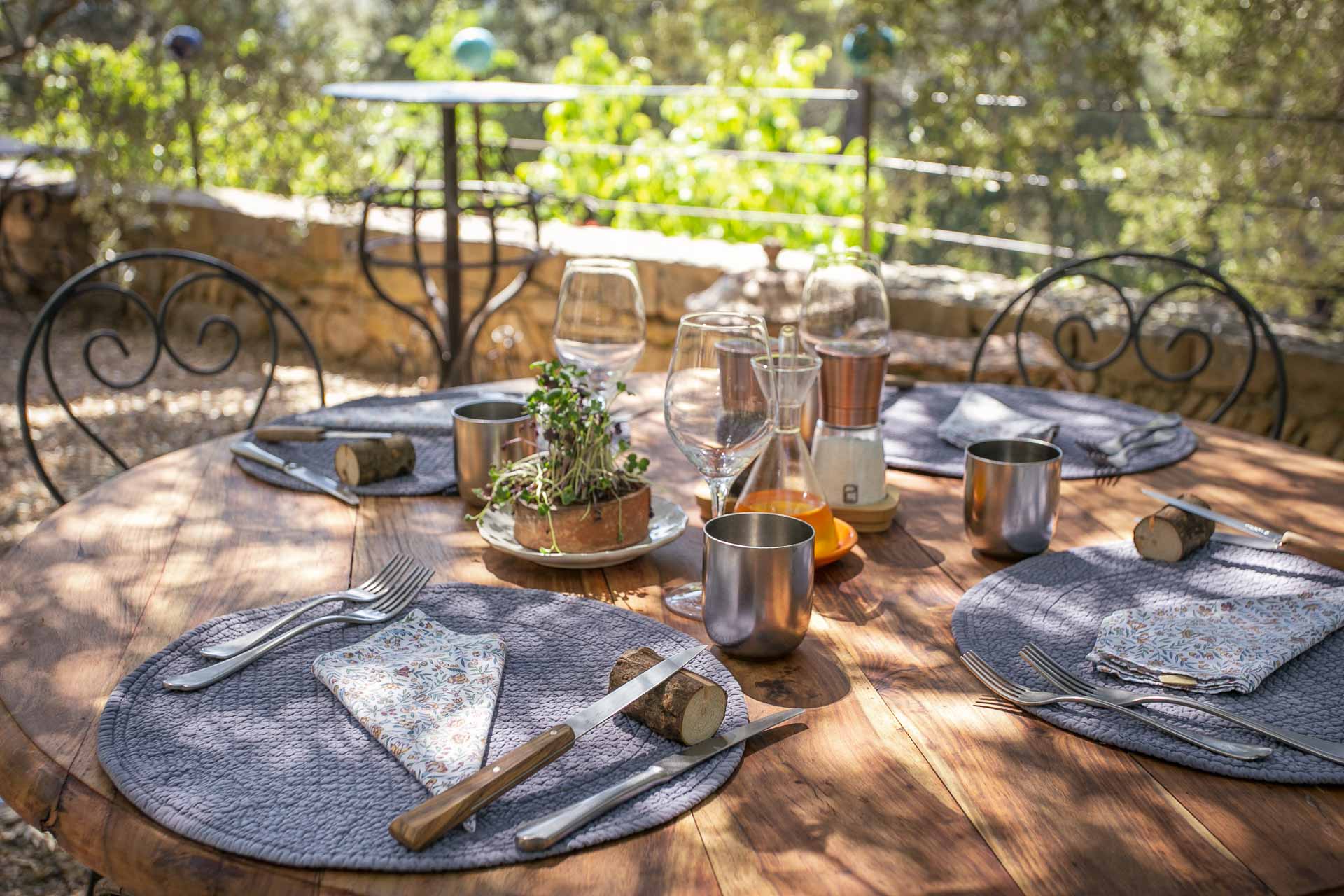 Restaurant Jardin Secret à Cotignac | Lou Calen, éco-hôtel en Provence