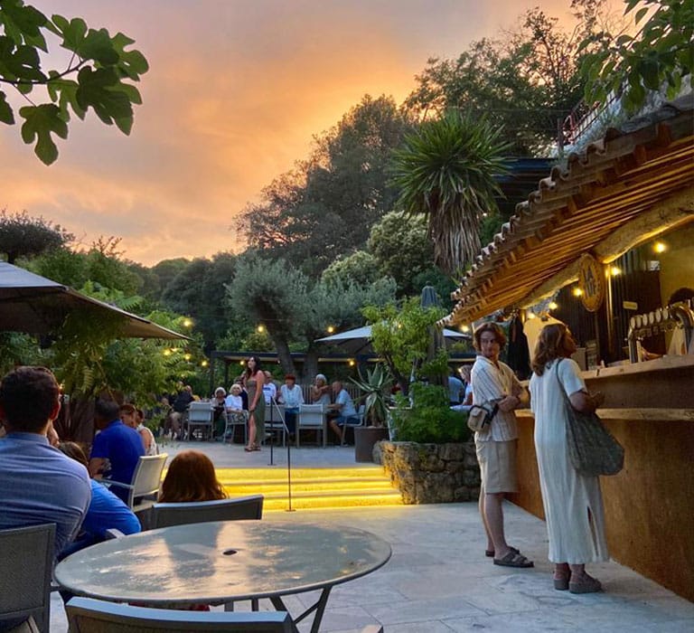 Le Tailleur de bière, brasserie artisanale et bar convivial à Cotignac