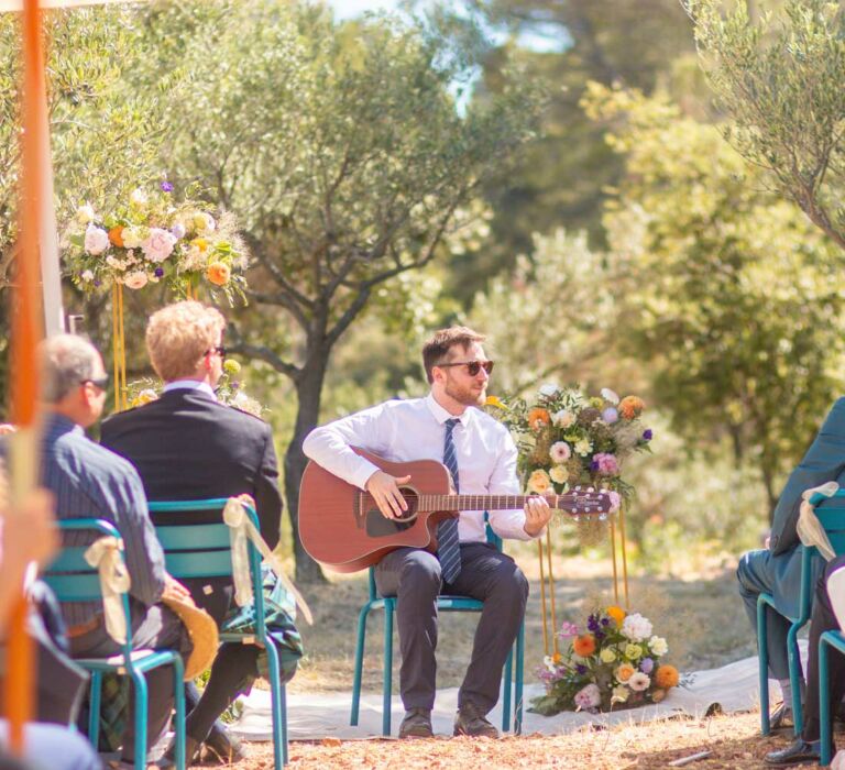 Mariage en Provence - Cérémonie laïque dans une oliveraie à Cotignac