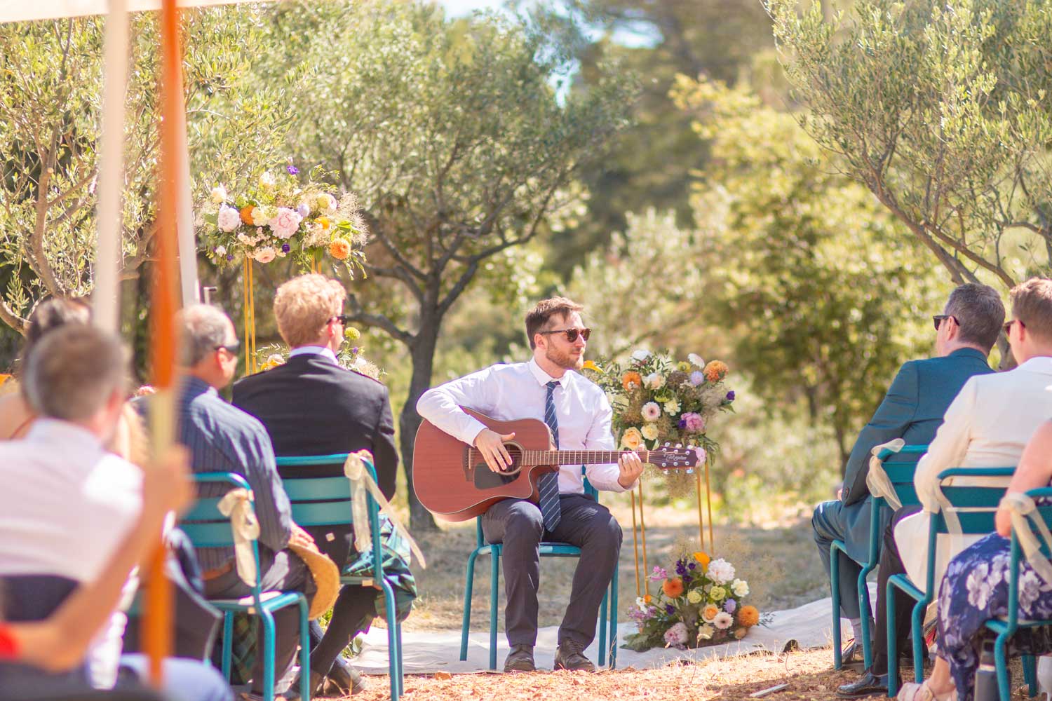 Mariage en Provence - Cérémonie laïque dans une oliveraie à Cotignac