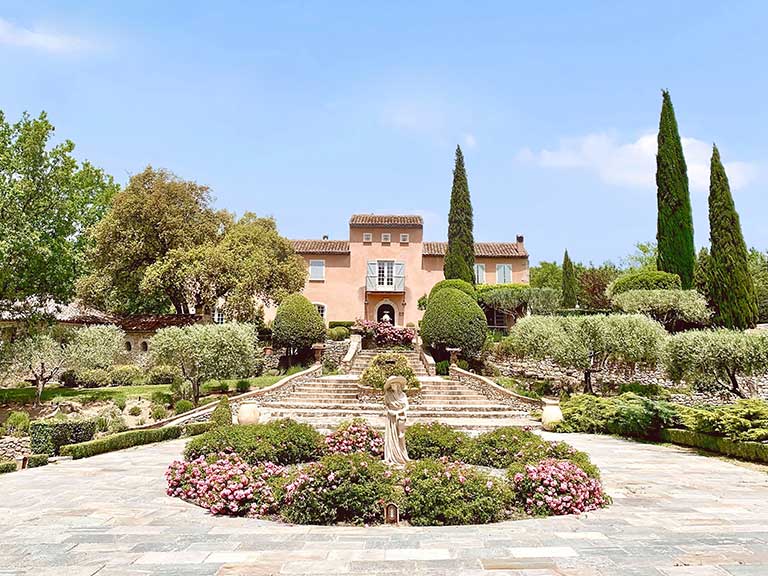 Les vins du Clos de Caille au restaurant Jardin Secret pour Vignobles en scène 2026