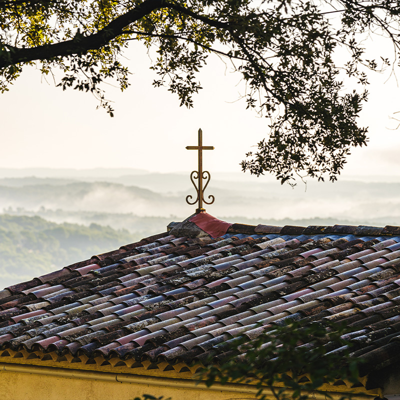 Notre-Dame de Grâces à Cotignac - Vue par dessus la toiture