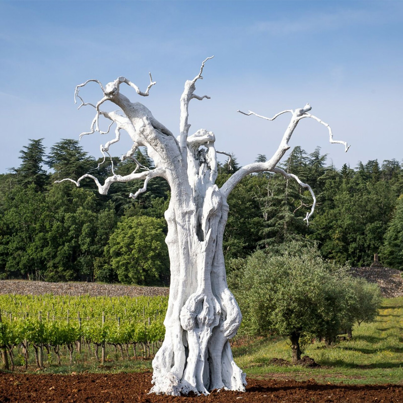 Œuvre sculpturale à la Commanderie de Peyrassol