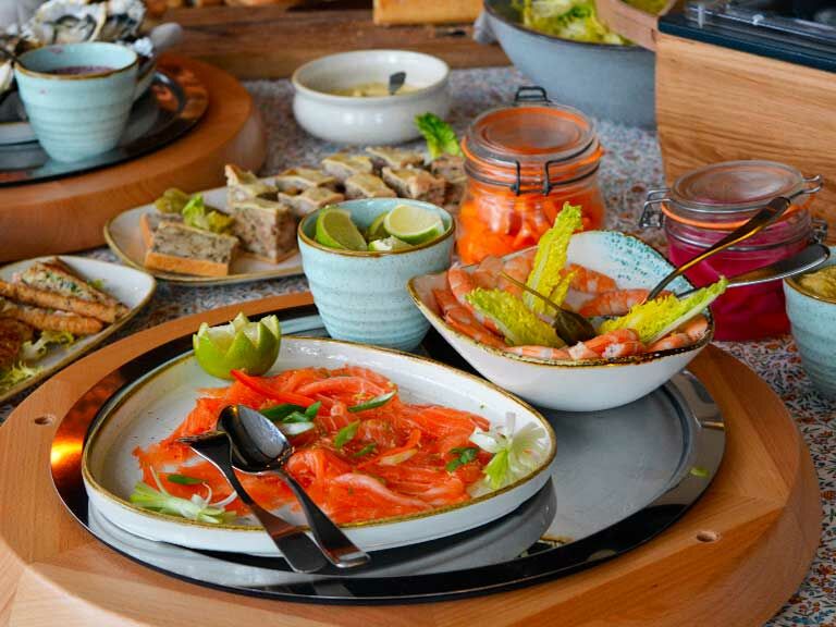 Le brunch du dimanche au Bistrot de Lou Calen à Cotignac : fruits de mer et foie gras