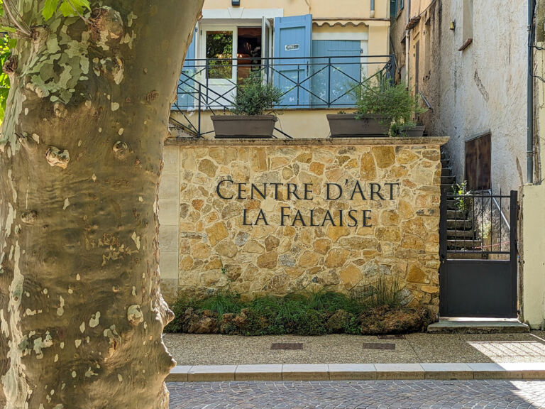 Le centre d'art La Falaise