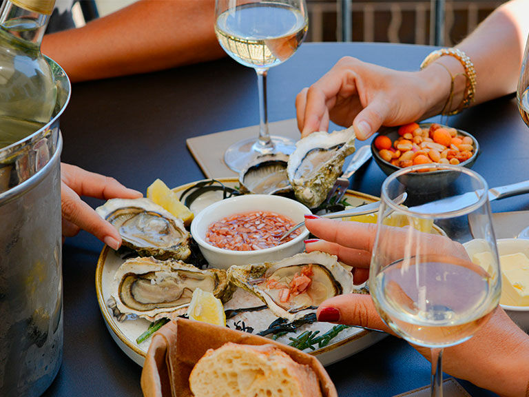 huitres-vin-blanc-o-fadoli-cotignac